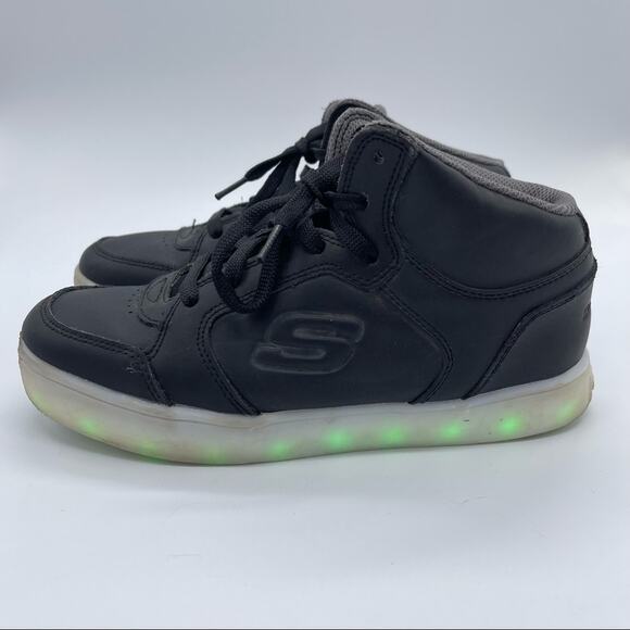 Skechers, Light Up Sneakers, Size 5.5 Youth. 11 light settings on each shoe! - Picture 3 of 12